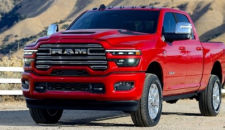 Ram 更新了其重型皮卡阵容 同时保留了强大的 Hemi V8